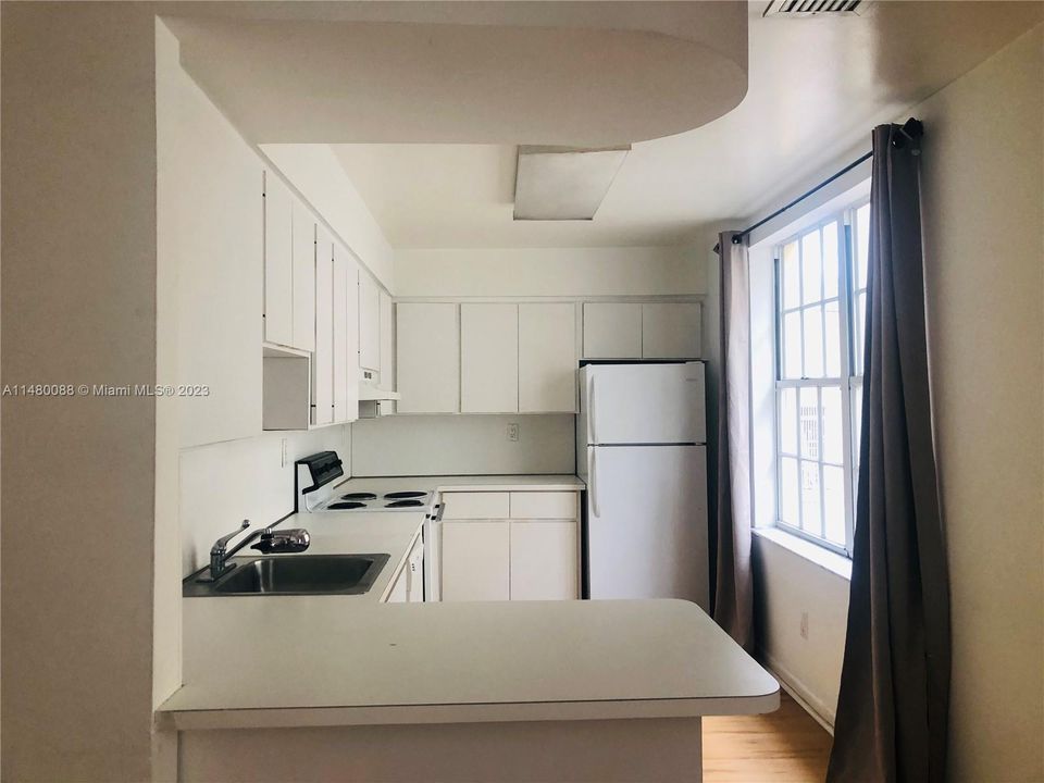 Недавно продано: $250,000 (1 спален, 1 ванн, 540 Квадратных фут)