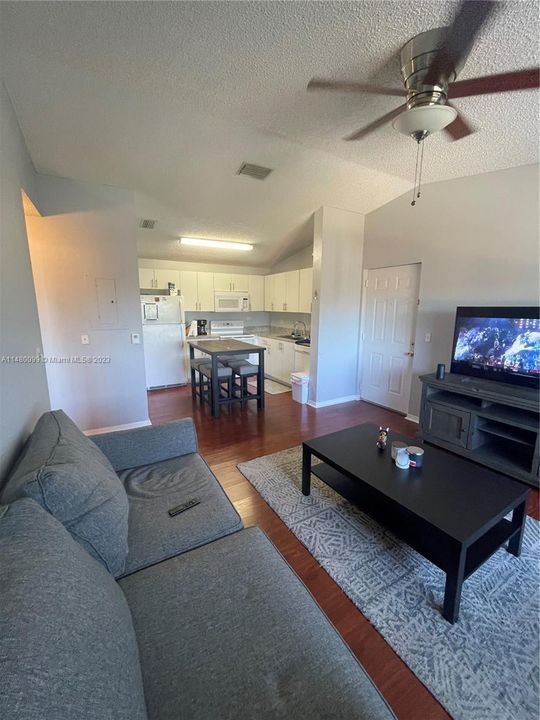 Recently Rented: $1,770 (1 beds, 1 baths, 659 Square Feet)