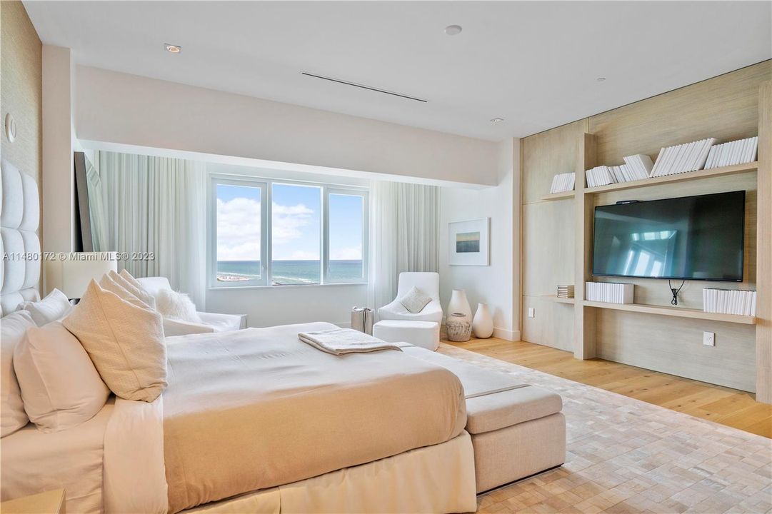 Недавно продано: $5,583,000 (2 спален, 2 ванн, 1942 Квадратных фут)