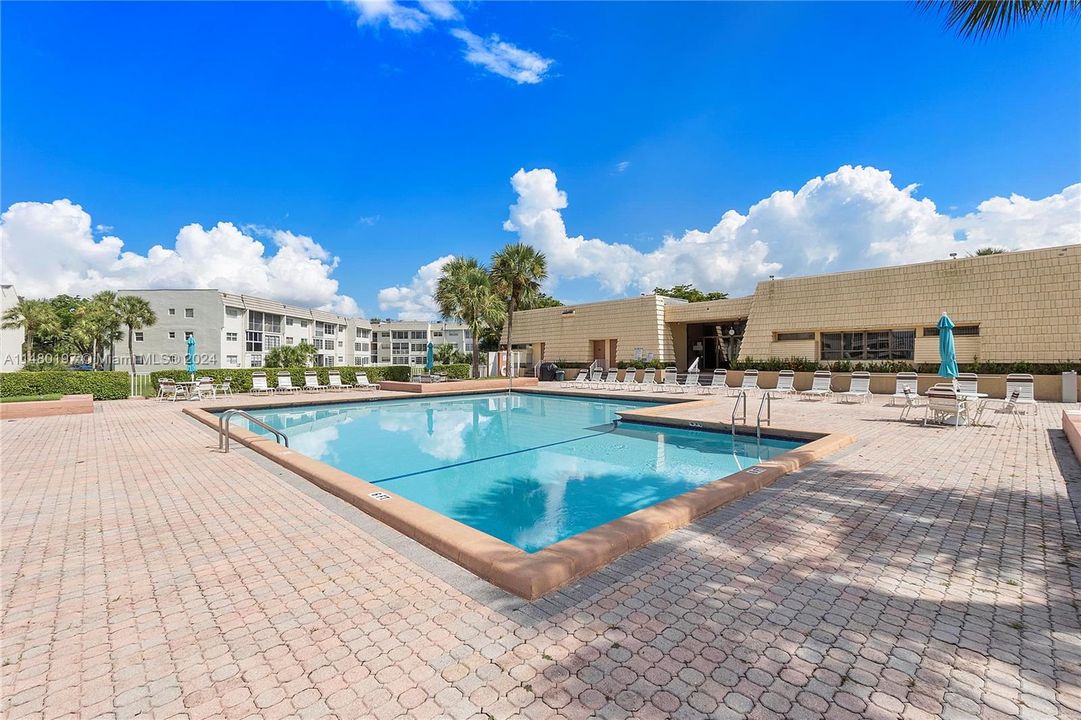 Recently Sold: $140,000 (2 beds, 2 baths, 850 Square Feet)