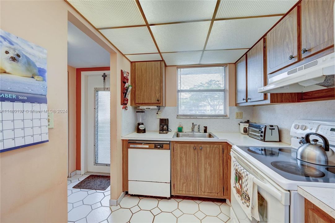 Recently Sold: $140,000 (2 beds, 2 baths, 850 Square Feet)