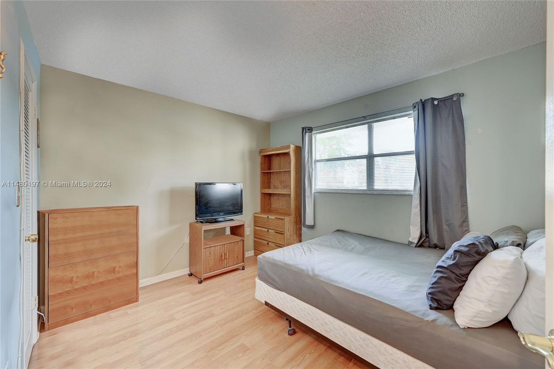 Recently Sold: $140,000 (2 beds, 2 baths, 850 Square Feet)