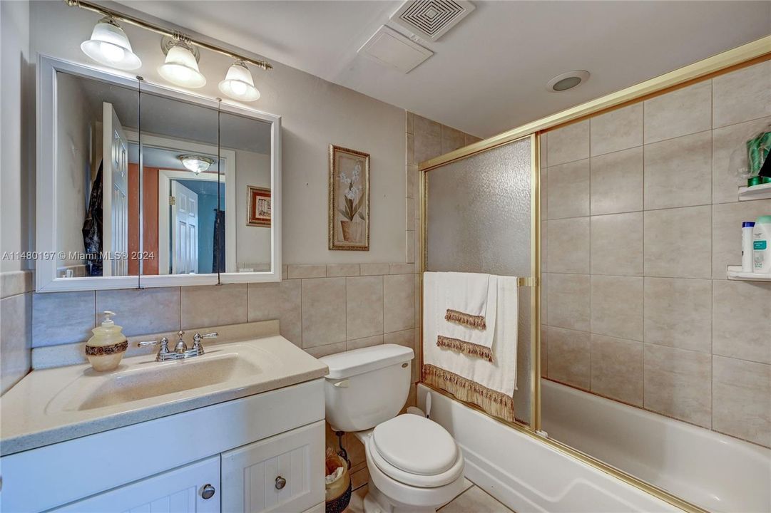 Recently Sold: $140,000 (2 beds, 2 baths, 850 Square Feet)