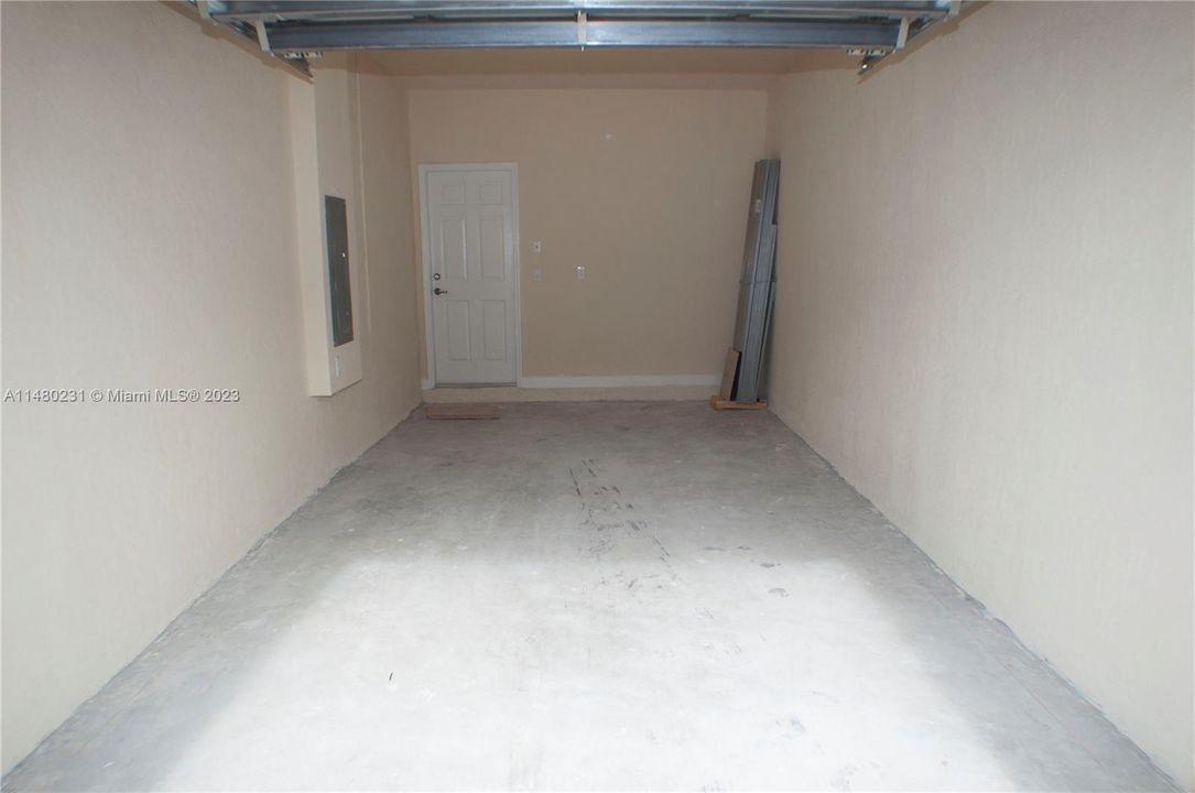 Recently Rented: $3,400 (4 beds, 3 baths, 1944 Square Feet)