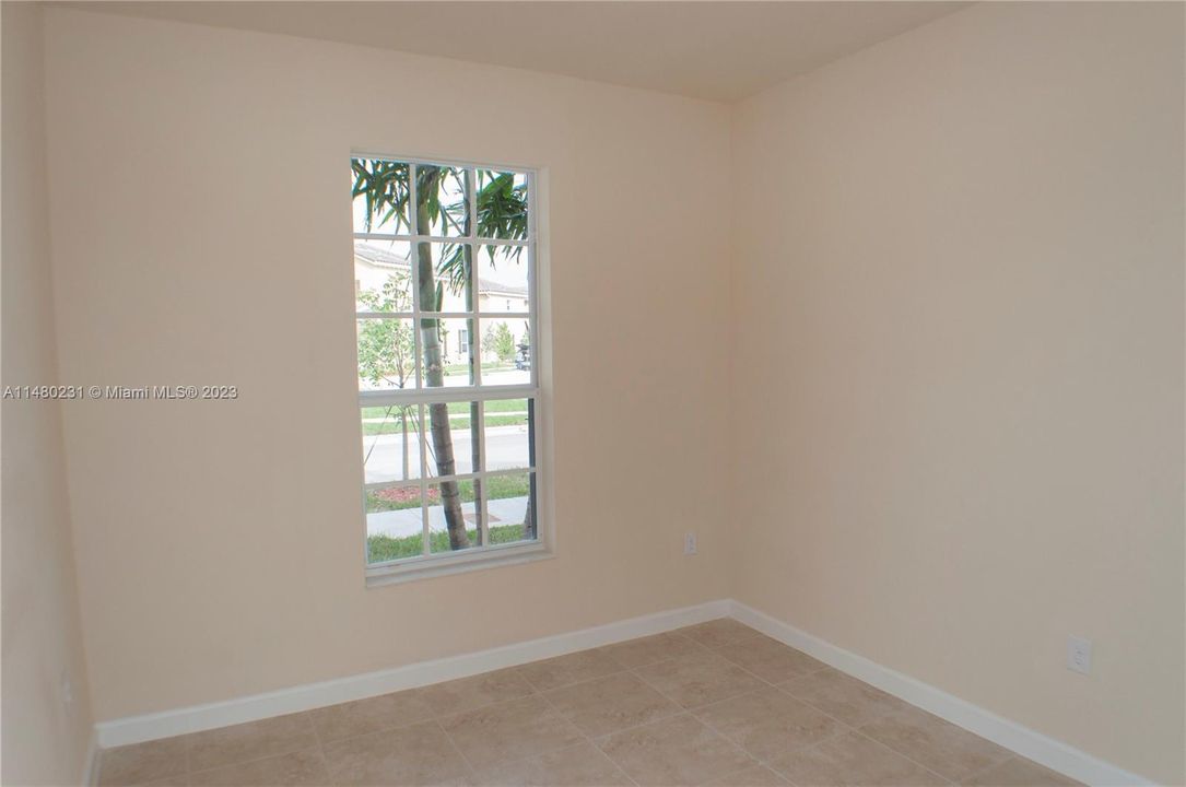 Recently Rented: $3,400 (4 beds, 3 baths, 1944 Square Feet)