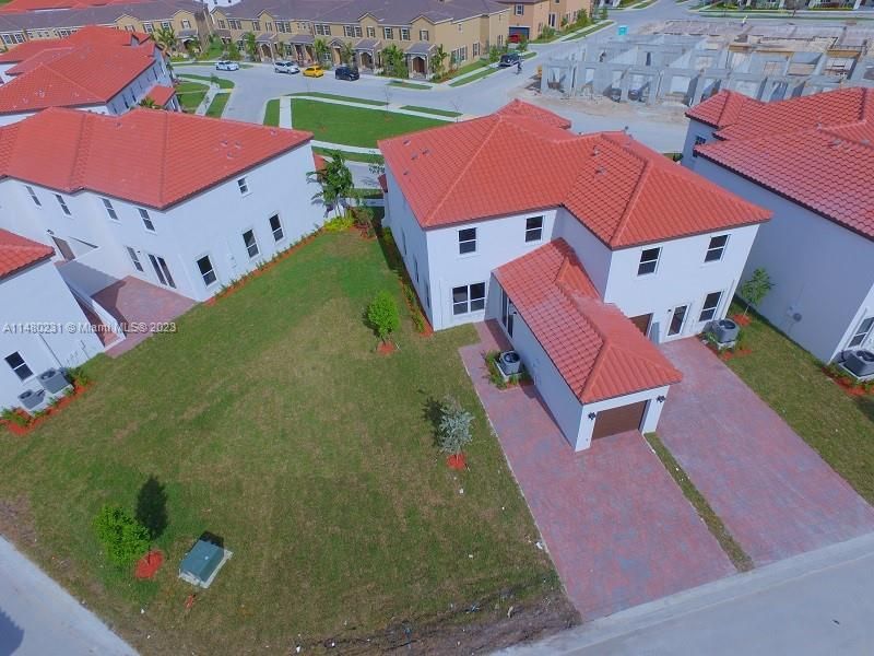 Recently Rented: $3,400 (4 beds, 3 baths, 1944 Square Feet)