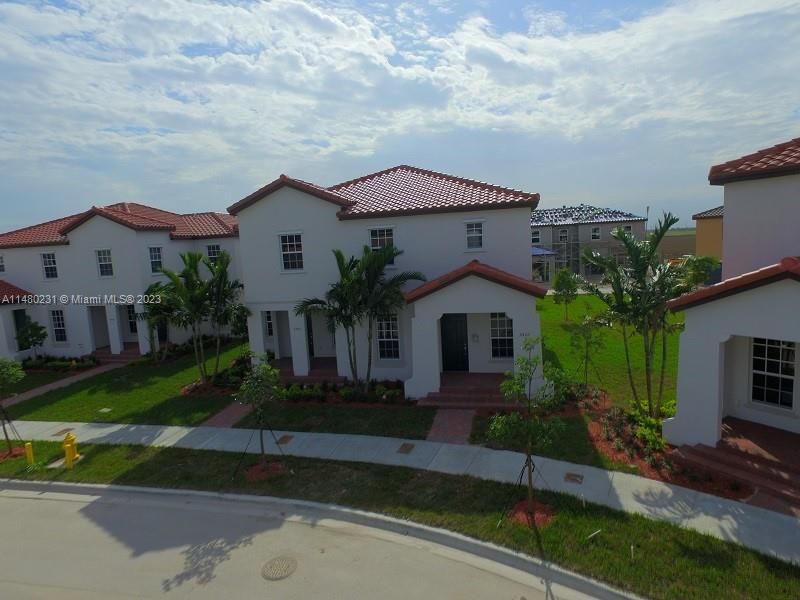 Recently Rented: $3,400 (4 beds, 3 baths, 1944 Square Feet)