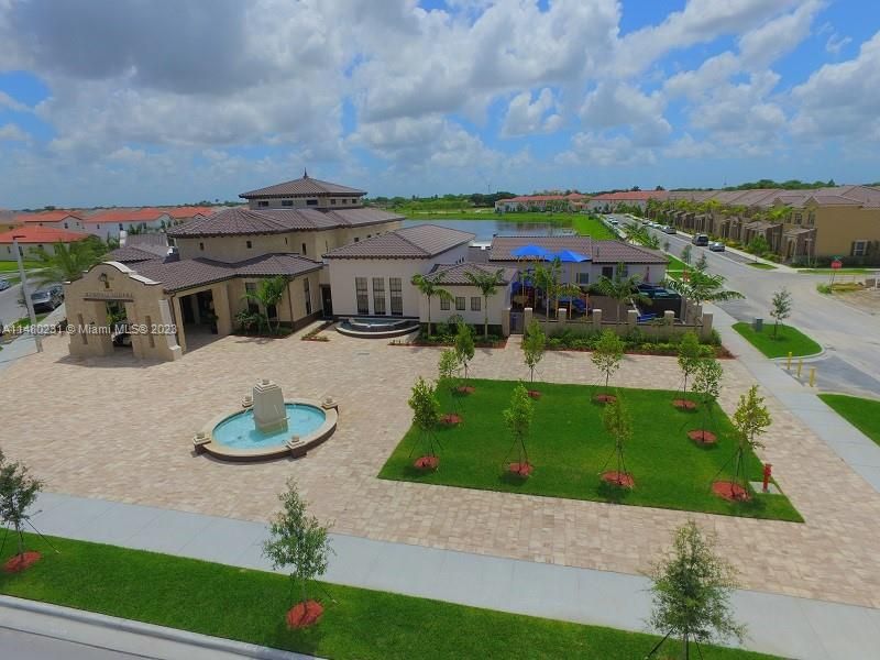 Recently Rented: $3,400 (4 beds, 3 baths, 1944 Square Feet)