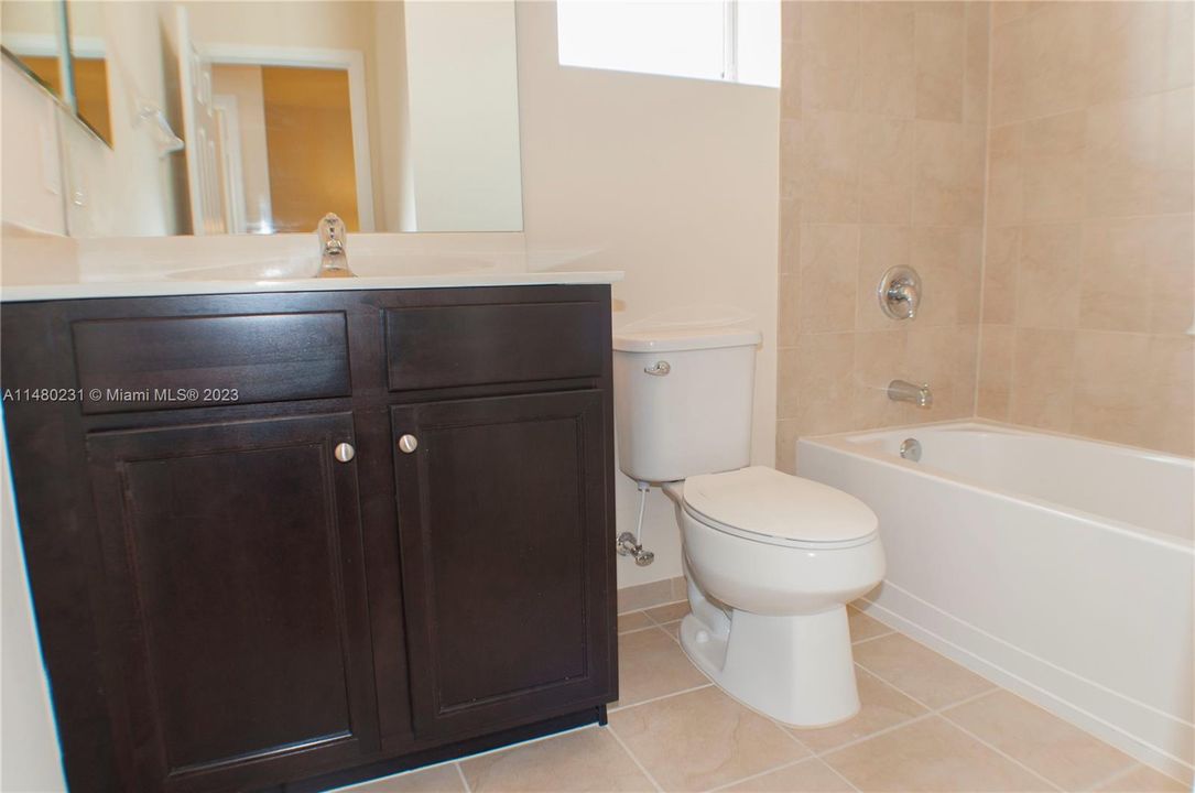 Recently Rented: $3,400 (4 beds, 3 baths, 1944 Square Feet)