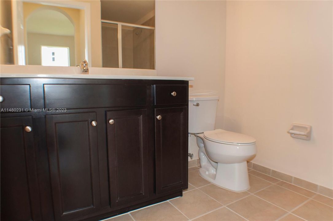 Recently Rented: $3,400 (4 beds, 3 baths, 1944 Square Feet)