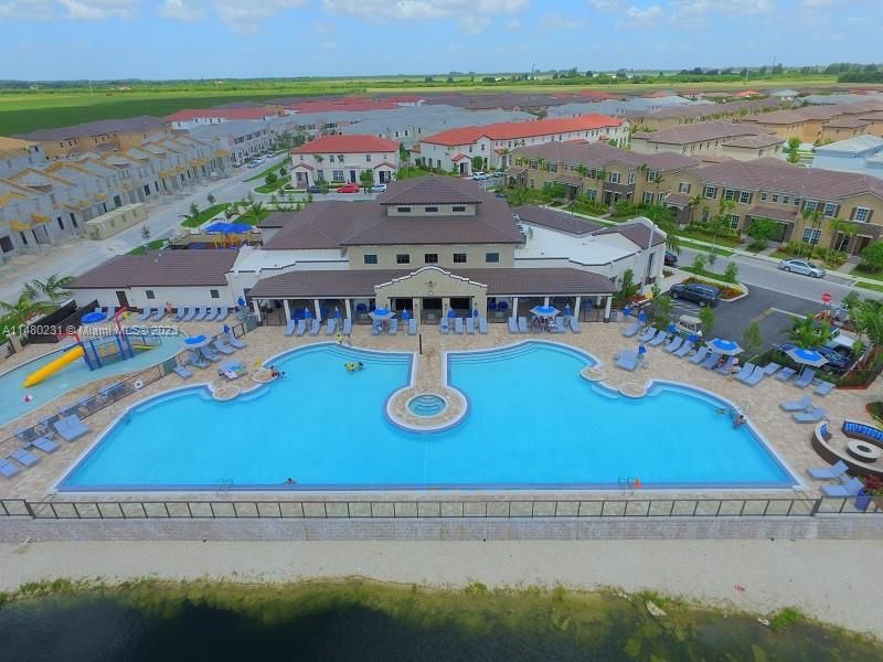 Recently Rented: $3,400 (4 beds, 3 baths, 1944 Square Feet)