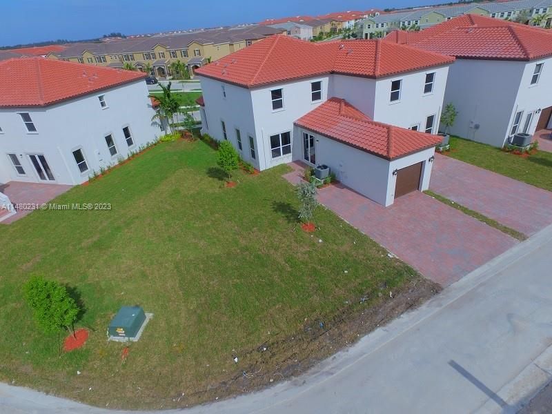 Recently Rented: $3,400 (4 beds, 3 baths, 1944 Square Feet)