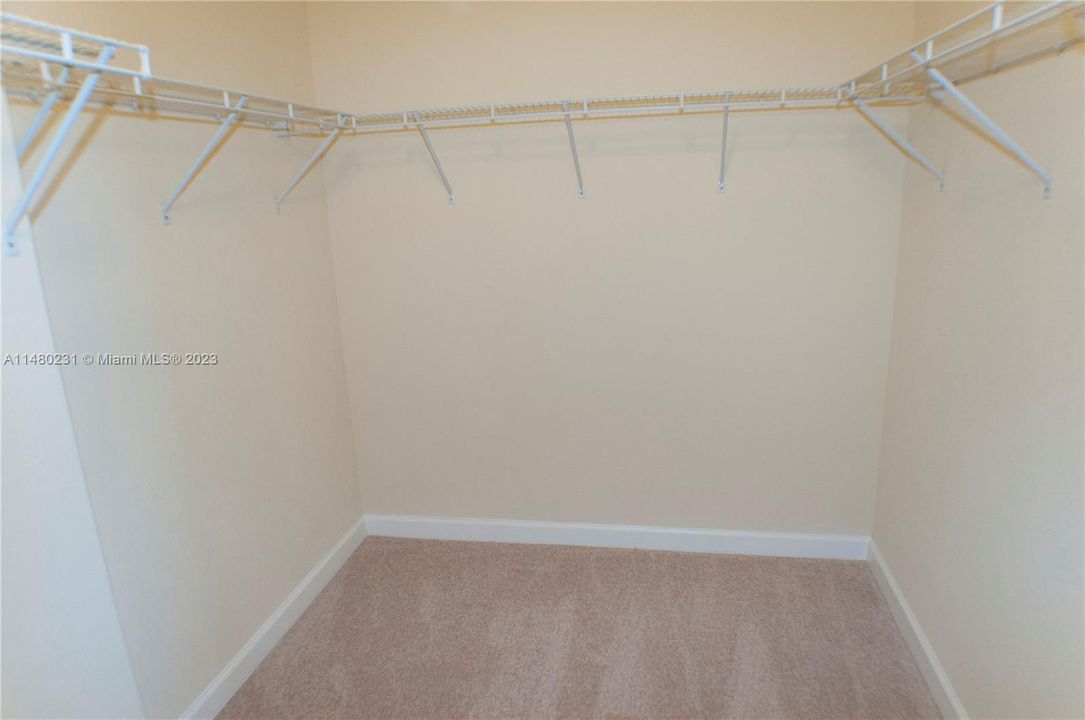 Recently Rented: $3,400 (4 beds, 3 baths, 1944 Square Feet)