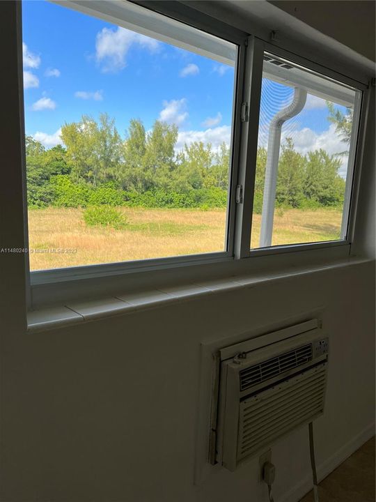 最近售出: $199,000 (2 贝兹, 1 浴室, 794 平方英尺)