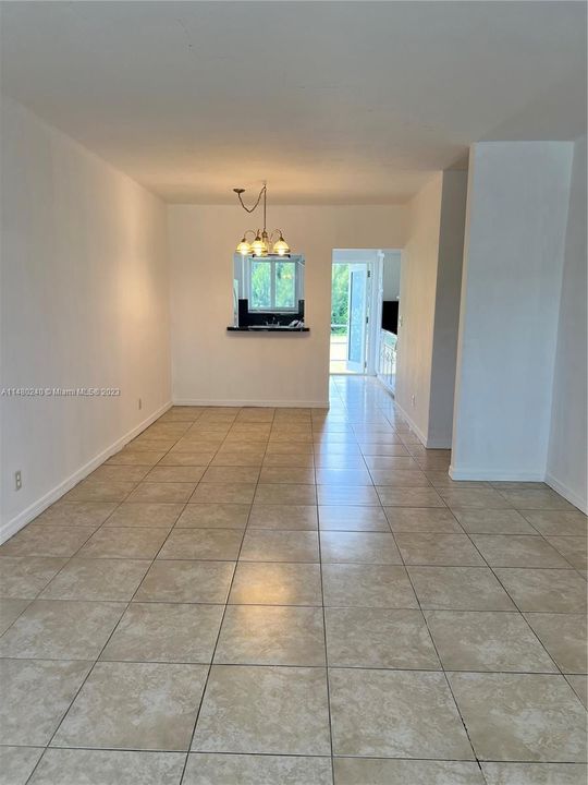 最近售出: $199,000 (2 贝兹, 1 浴室, 794 平方英尺)