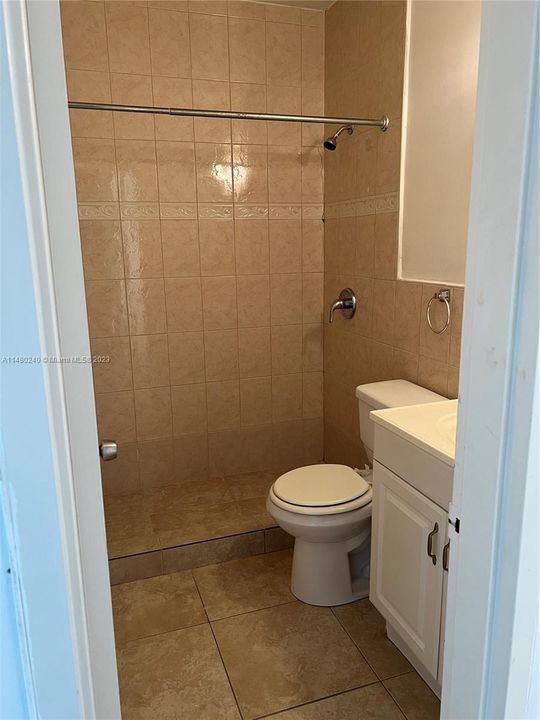 最近售出: $199,000 (2 贝兹, 1 浴室, 794 平方英尺)