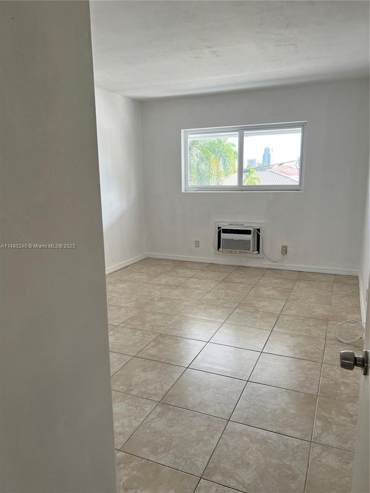 最近售出: $199,000 (2 贝兹, 1 浴室, 794 平方英尺)