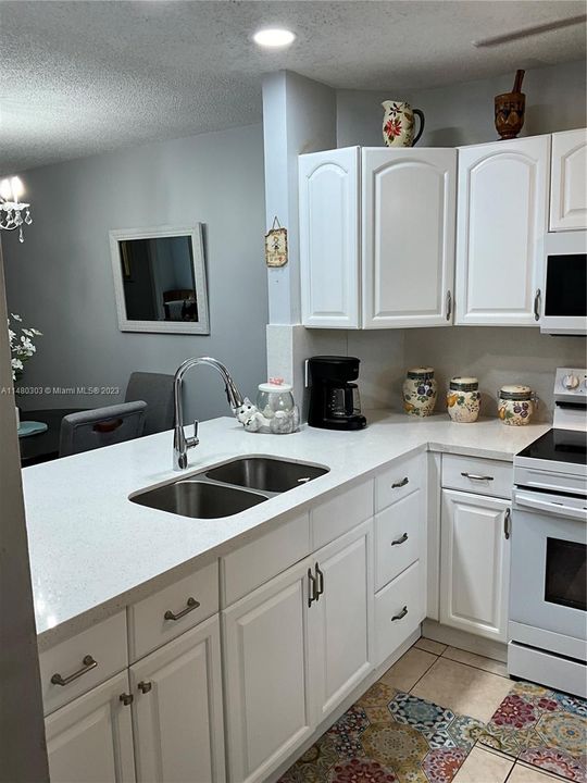 Recently Sold: $189,000 (2 beds, 2 baths, 920 Square Feet)