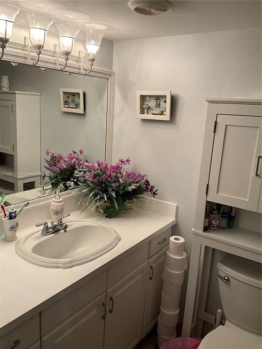 Recently Sold: $189,000 (2 beds, 2 baths, 920 Square Feet)