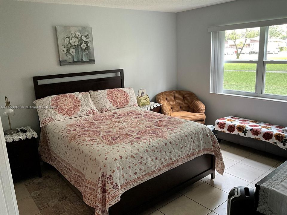 Recently Sold: $189,000 (2 beds, 2 baths, 920 Square Feet)