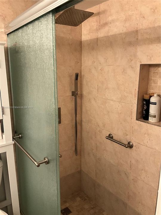 Recently Sold: $189,000 (2 beds, 2 baths, 920 Square Feet)