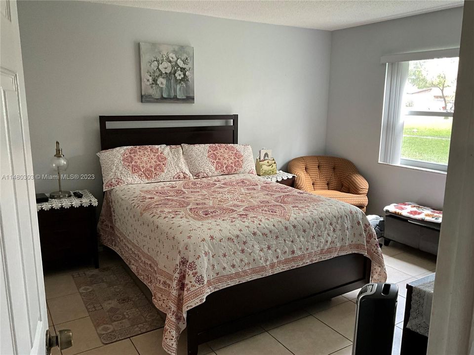 Recently Sold: $189,000 (2 beds, 2 baths, 920 Square Feet)