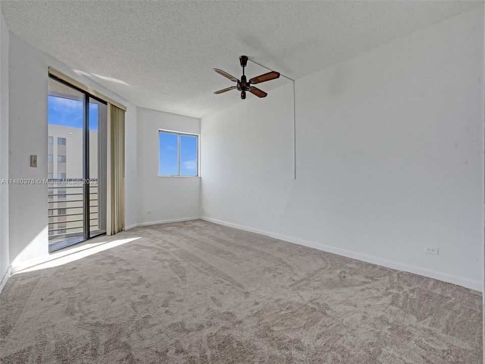 Recently Sold: $174,500 (2 beds, 2 baths, 1407 Square Feet)