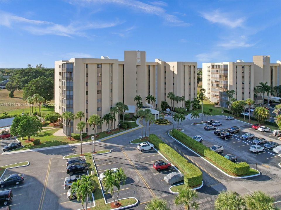 Recently Sold: $174,500 (2 beds, 2 baths, 1407 Square Feet)