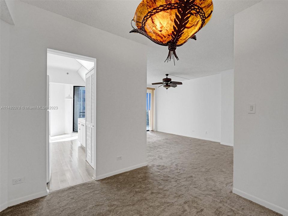 Recently Sold: $174,500 (2 beds, 2 baths, 1407 Square Feet)