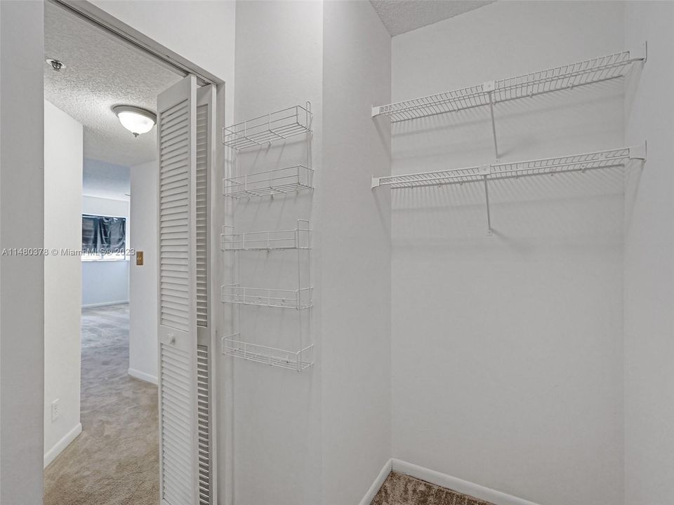 Recently Sold: $174,500 (2 beds, 2 baths, 1407 Square Feet)