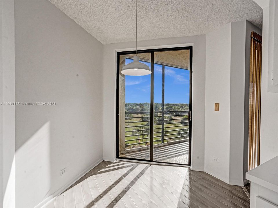 Recently Sold: $174,500 (2 beds, 2 baths, 1407 Square Feet)