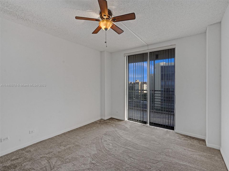 Recently Sold: $174,500 (2 beds, 2 baths, 1407 Square Feet)