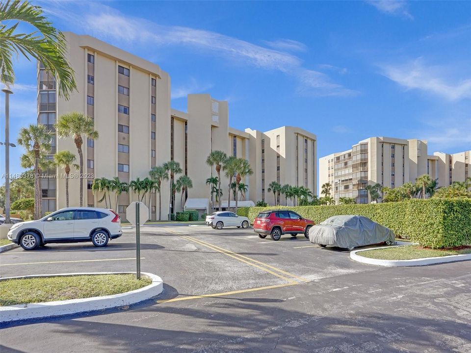 Recently Sold: $174,500 (2 beds, 2 baths, 1407 Square Feet)