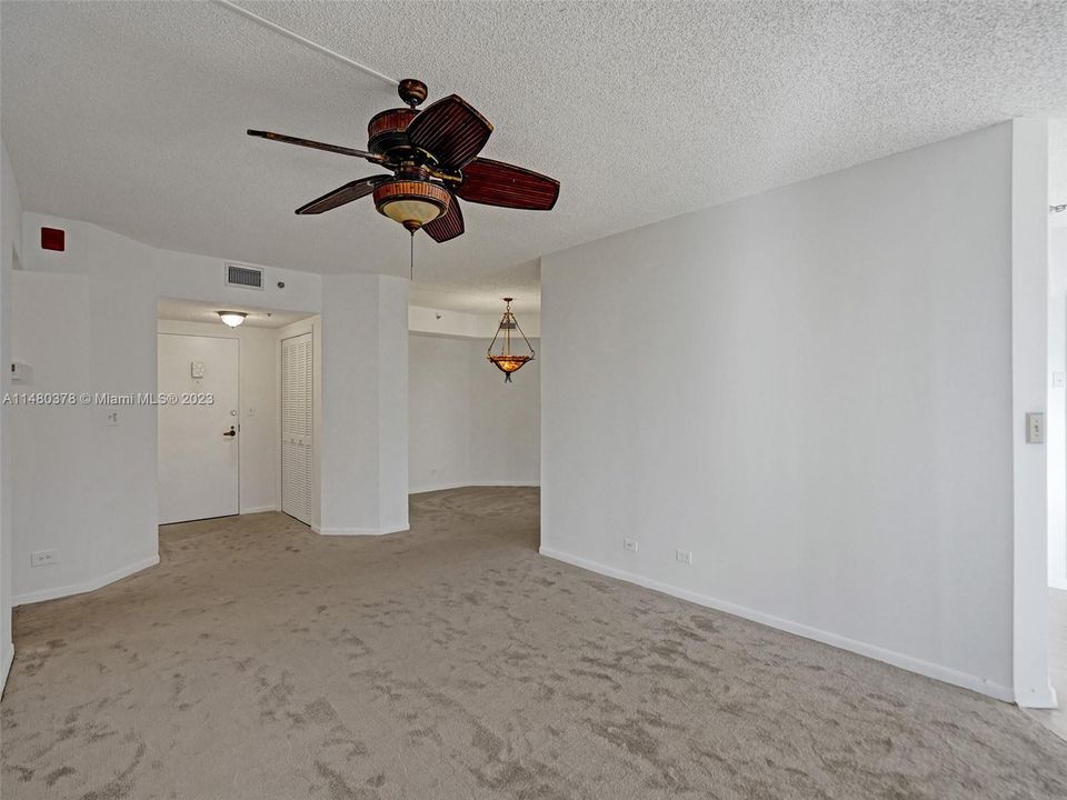 Recently Sold: $174,500 (2 beds, 2 baths, 1407 Square Feet)