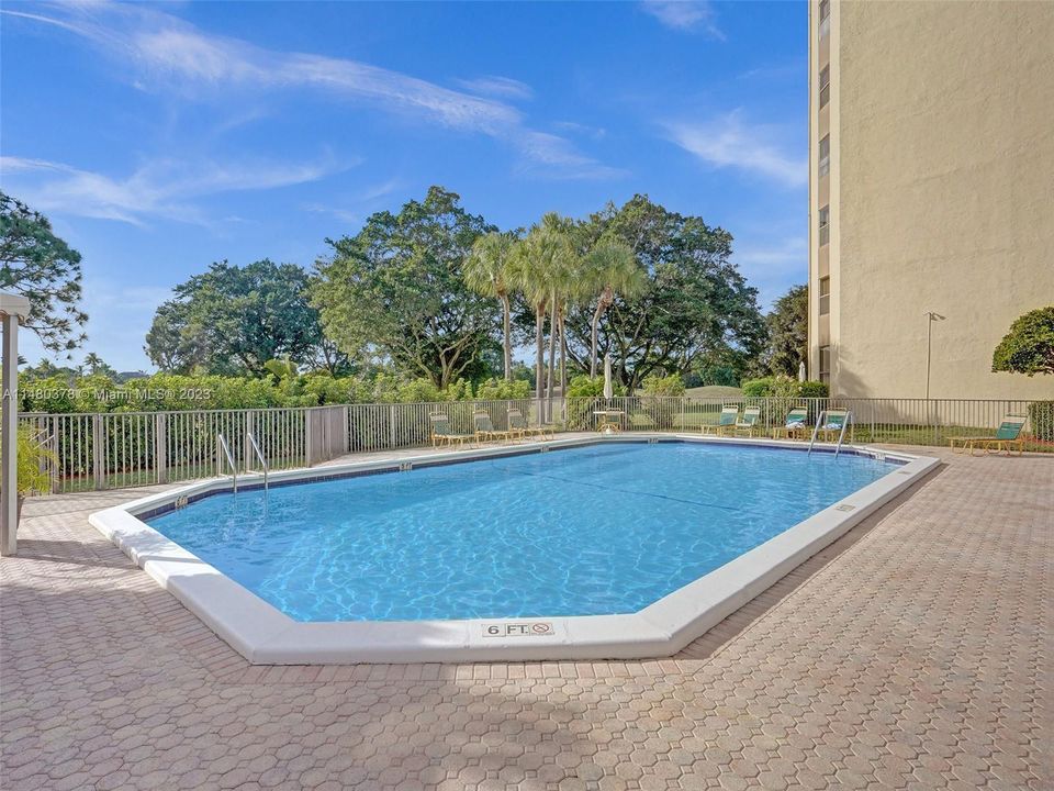 Recently Sold: $174,500 (2 beds, 2 baths, 1407 Square Feet)