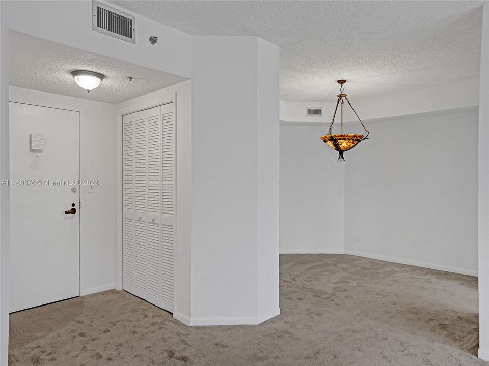 Recently Sold: $174,500 (2 beds, 2 baths, 1407 Square Feet)