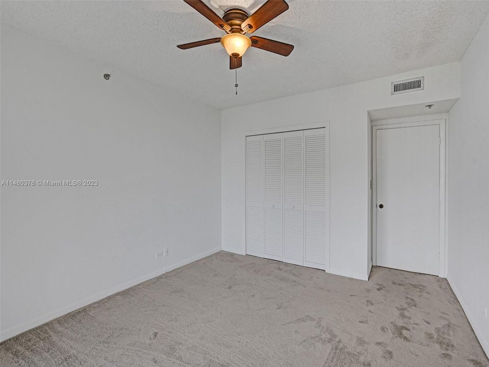 Recently Sold: $174,500 (2 beds, 2 baths, 1407 Square Feet)