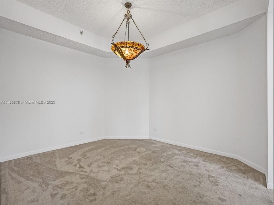 Recently Sold: $174,500 (2 beds, 2 baths, 1407 Square Feet)