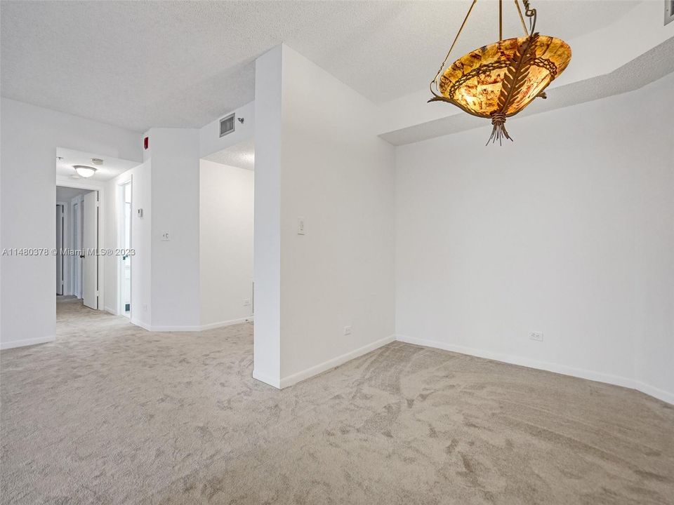 Recently Sold: $174,500 (2 beds, 2 baths, 1407 Square Feet)