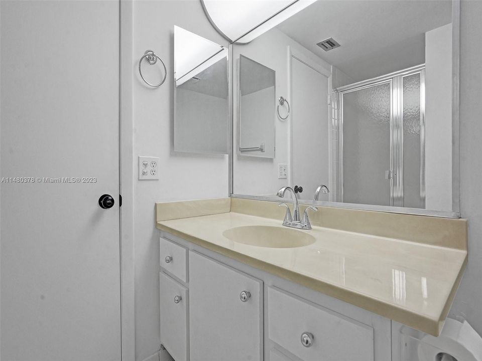 Recently Sold: $174,500 (2 beds, 2 baths, 1407 Square Feet)