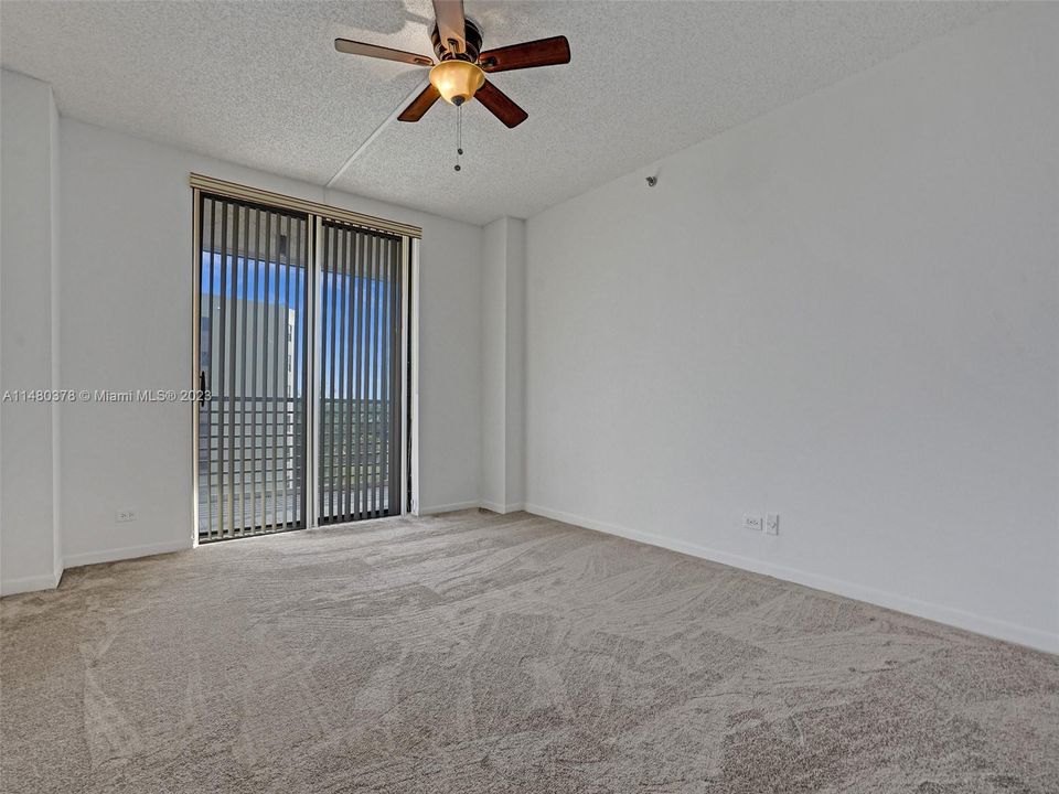 Recently Sold: $174,500 (2 beds, 2 baths, 1407 Square Feet)