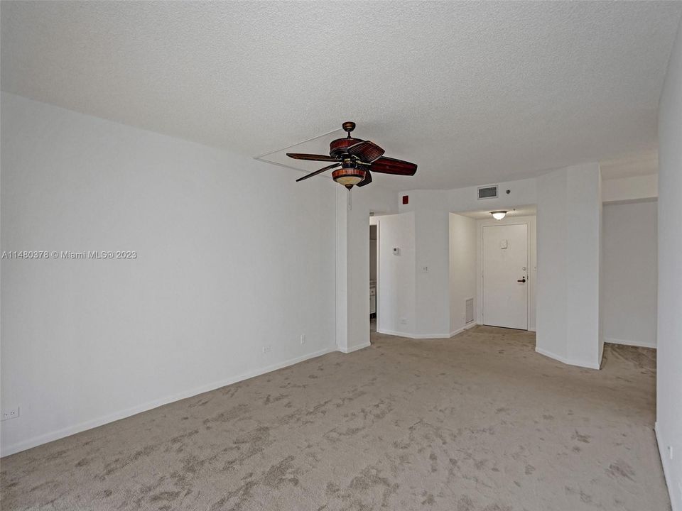 Recently Sold: $174,500 (2 beds, 2 baths, 1407 Square Feet)