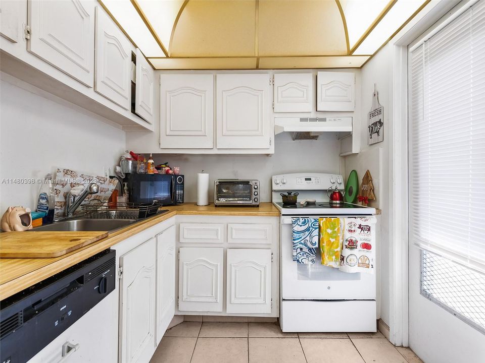 Vendido Recientemente: $150,000 (1 camas, 1 baños, 785 Pies cuadrados)