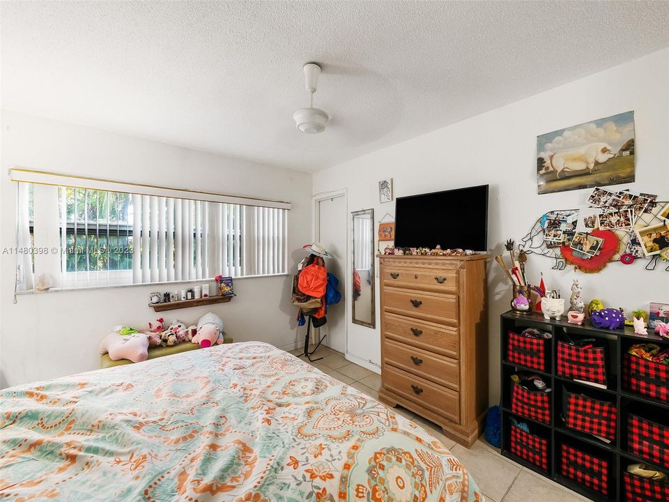 Vendido Recientemente: $150,000 (1 camas, 1 baños, 785 Pies cuadrados)