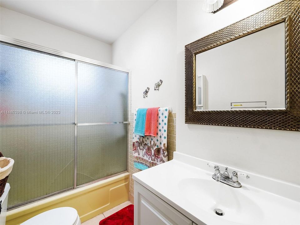 Vendido Recientemente: $150,000 (1 camas, 1 baños, 785 Pies cuadrados)