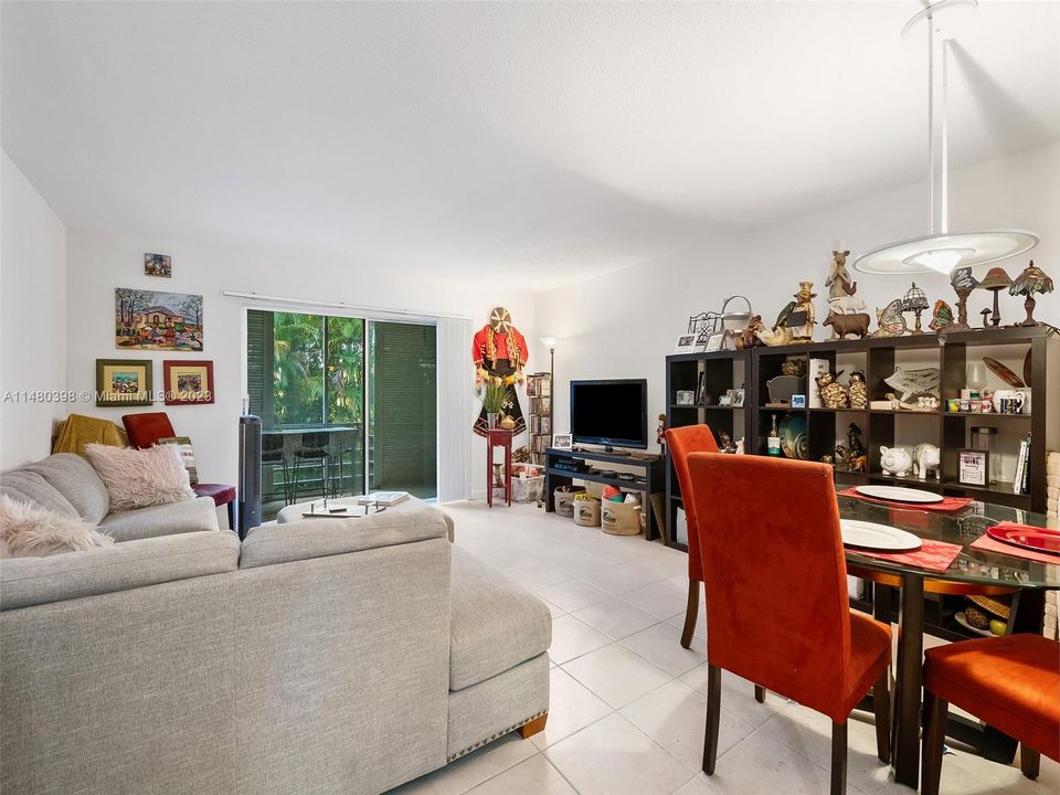 Vendido Recientemente: $150,000 (1 camas, 1 baños, 785 Pies cuadrados)