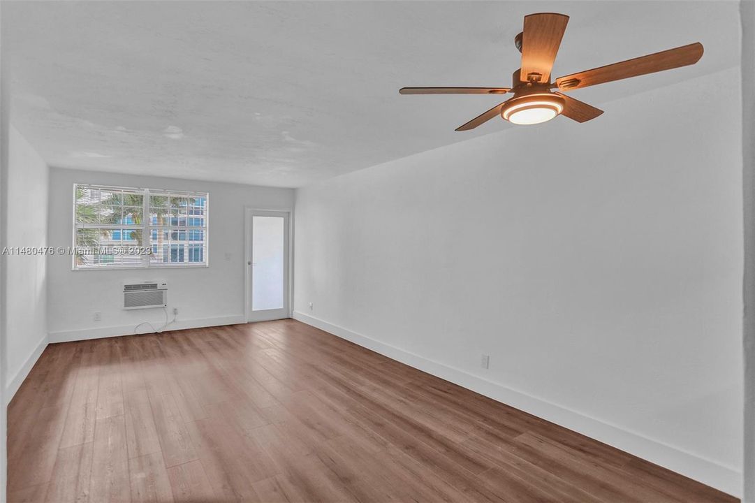 Recently Rented: $2,600 (2 beds, 1 baths, 760 Square Feet)