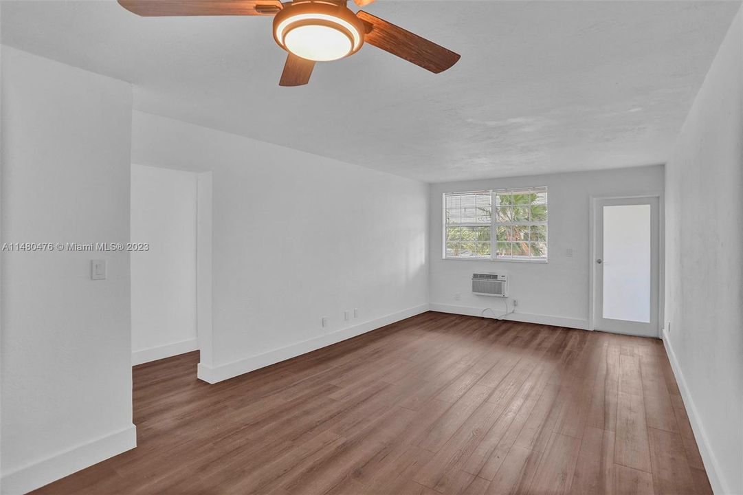 Recently Rented: $2,600 (2 beds, 1 baths, 760 Square Feet)