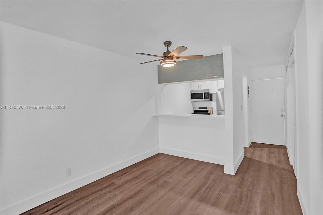 Recently Rented: $2,600 (2 beds, 1 baths, 760 Square Feet)