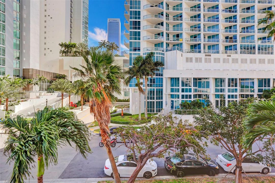 Recently Rented: $2,600 (2 beds, 1 baths, 760 Square Feet)